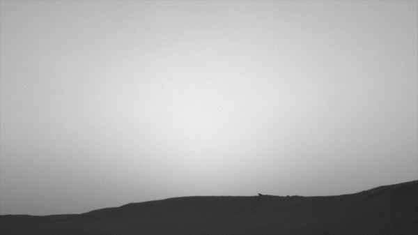 У марсохода Curiosity был удачный месяц: он засек аж два марсианских затмения
