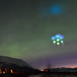 Фото дня: искусственные облака в небе над Норвегией
