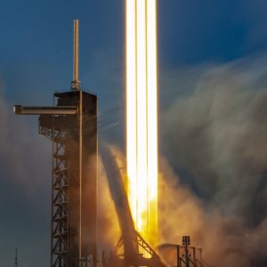 Фото дня: запуск Falcon Heavy