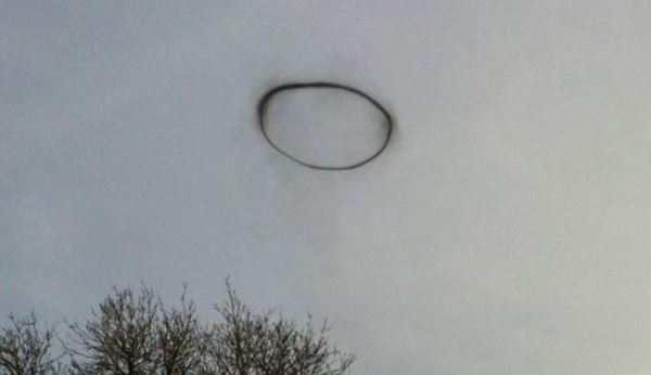Странное черное кольцо возникло над Денвером